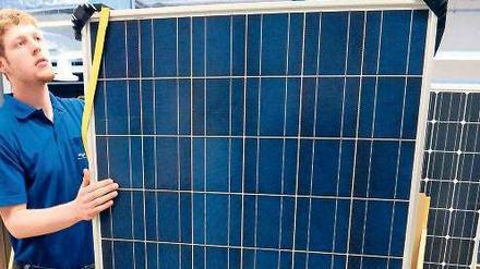 Viel Kapazität. In der Fertigungslinie von Solon in Greifswald können täglich rund 3600 Module produziert werden. 