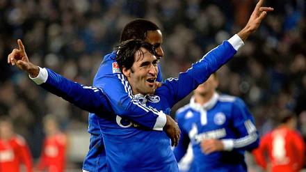 Gol! Gol! Gol! Schalkes Stürmer Raul erzielte seine Saisontreffer sieben bis neun gegen den 1. FC Köln.