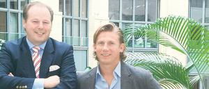 Zwei von vier. Christian Heitmeyer (links) und Constantin Bisanz gehören zu den Gründern von Brands4friends. Das Unternehmen sitzt in der Johannisstraße 20.