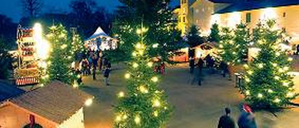 Prachtvolle Kulisse. Auch im Krongut Bornstedt weihnachtet es sehr. Foto: pa/ZB