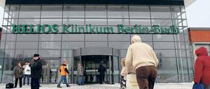 Der Tag danach. Am Dienstag machte die Helios-Klinik in Buch die Vorwürfe öffentlich. Bis gestern meldeten sich 60 besorgte Eltern.