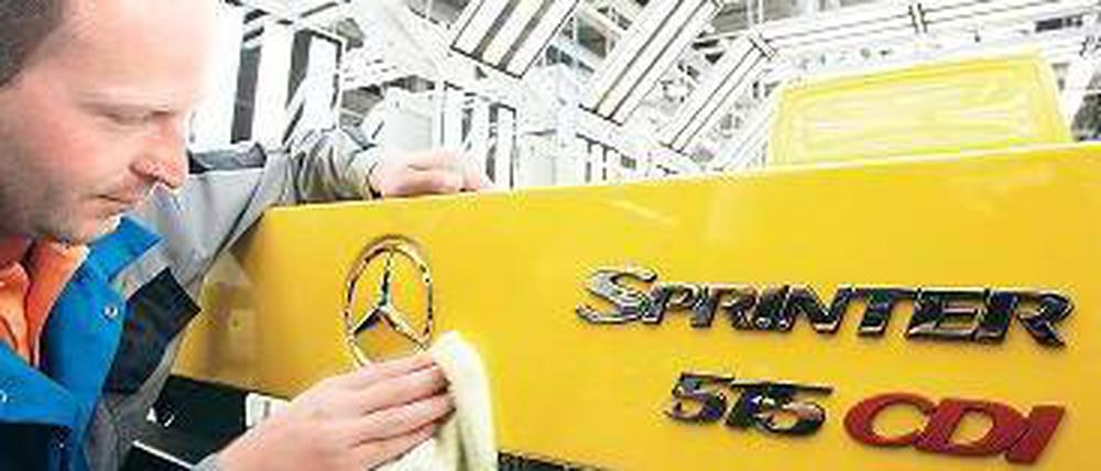 Brandenburg sprintet. Der Mercedes-Transporter Sprinter wird in Ludwigsfelde produziert. Bisher werden die Fahrzeuge nach Russland exportiert – dafür zahlt Daimler hohe Zölle. Foto: dapd