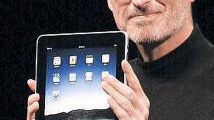 Wie immer im schwarzen Rolli: Steve Jobs stellte am 27. Januar in San Francisco das iPad vor. Foto: AFP