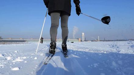 Blauer Himmel, Pulverschnee. Ab auf die Piste - aufs Tempelhofer Feld.