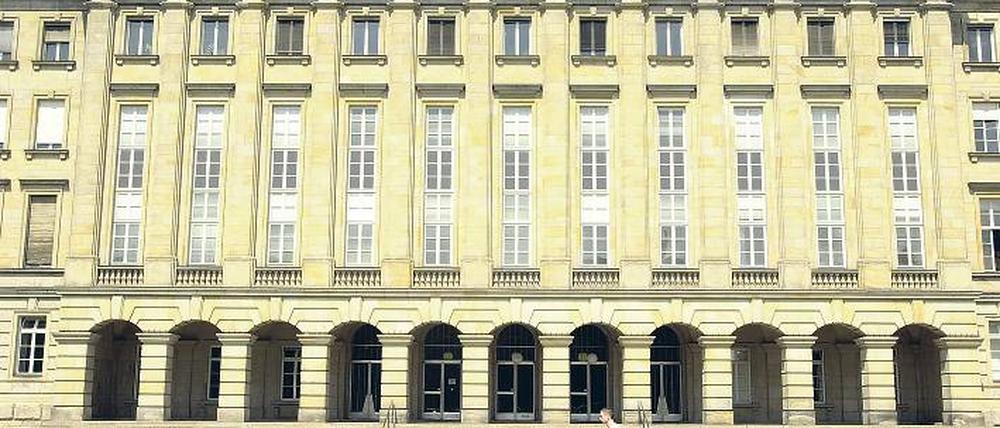 Endlich vermietet. 700 Mitarbeiter sollen bald ins Ernst-Reuter-Haus ziehen.