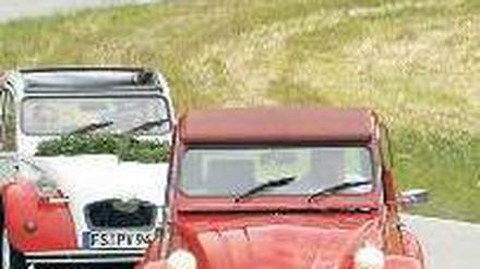 Entenrennen. Der 2 CV hat den größten Wertzuwachs unter den Oldtimern. Foto: dpa