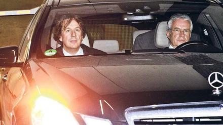 Die belastende Aussage der Frau reicht nicht. Jörg Kachelmann und sein hochfahrender Verteidiger Johann Schwenn. 