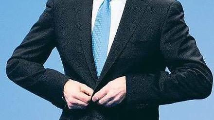 Bewährungsproben. Spitzenliberale erwarten von ihrem Chef Guido Westerwelle in dieser Woche ein Aufbruchssignal. Wie viele echte Unterstützer er in der Partei noch hat, wird sich wohl erst in den Monaten danach zeigen. Foto: Volker Hartmann/dapd
