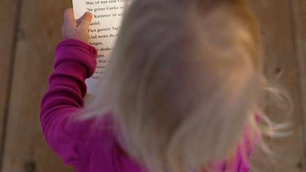 Kinder singen gern und viel. Muss die Kita zahlen, wenn Erzieher mit den Kleinen Lieder singen?