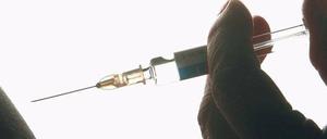 Mehrfachschutz. Der Impfstoff gegen die saisonale Grippe feit gegen drei Influenzaviren. 