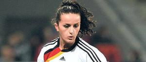 Fatmire Bajramaj, 22, gilt als eines der sportlichen Vorbilder für gelungene Integration. Die im Kosovo geborene Weltklassefußballerin spielt für Turbine Potsdam und hat diverse Titel gewonnen.