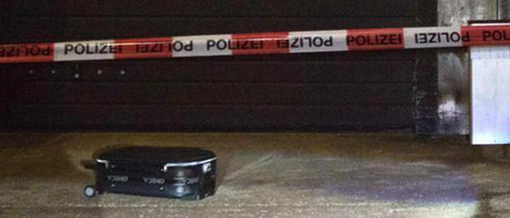 In diesem Koffer lag das Baby, das ein Pförtner vor dem CCH fand.