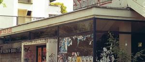Abgebrochen. Der „Prälat Schöneberg“ ist Vergangenheit. Anstelle der Veranstaltungsstätte steht an der Hauptstraße jetzt ein Lidl-Discounter. Geblieben sind nur die historischen Säle im hinteren Teil des Grundstück; sie stehen leer. Foto: Picture-Alliance