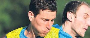 Kämpfen für den Durchbruch. Rob Friend (vorne, mit Roman Hubnik) ist sicher, dass es in der Rückrunde besser wird.