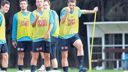 Mit geballter Macht. Die Jungen (hier, von links nach rechts, Schulz, Djuricin, Knoll, Beichler und Lasogga) drängen bei Hertha BSC in die Startelf. 