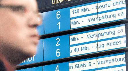 Kommt er oder kommt er nicht? Wer auf einen Zug wartete, musste in den Tagen um Weihnachten viel Geduld aufbringen. 