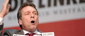 "Man kann als Linker nicht nur rumlaufen, als hätte man drei Tage lang nicht geschlafen, nichts gegessen und auch noch schlecht gesoffen." Aber muss man deswegen gleich Porsche fahren wie Klaus Ernst?