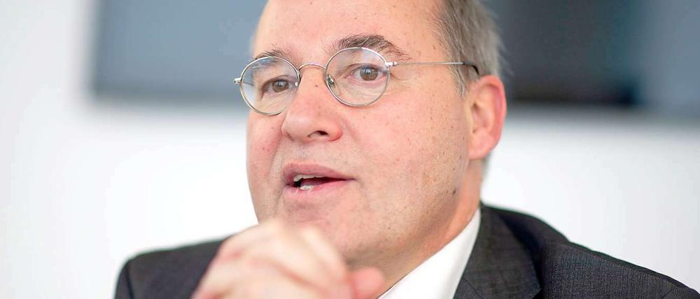 Gregor Gysi kennt viele Definitionen von Kommunismus.