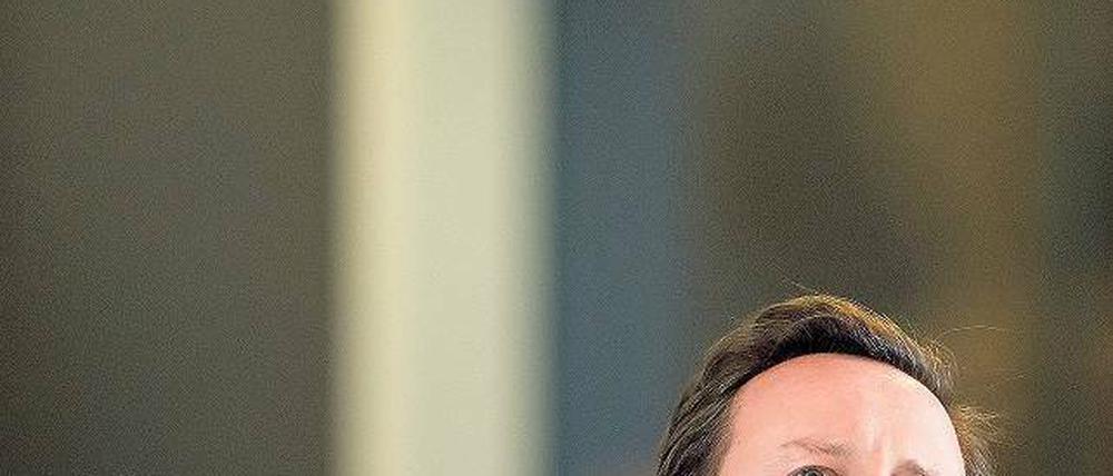 Was nun? Der britische Premier David Cameron fährt ein hartes Sparprogramm, das bei den Wählern nicht gut ankommt. Foto: AFP