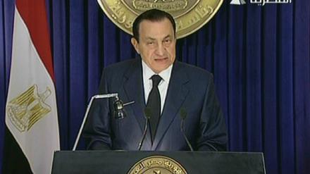 1. Februar: Der ägyptische Präsident Hosni Mubarak verzichtet nach 30 Jahren an der Macht auf eine weitere Amtszeit. Er werde bei den für September geplanten Präsidentschaftswahlen nicht mehr antreten, sagt der 82-jährige Präsident in einer im Fernsehen übertragenen Ansprache. Demonstranten im Zentrum von Kairo fordern dennoch erneut seinen sofortigen Rücktritt.