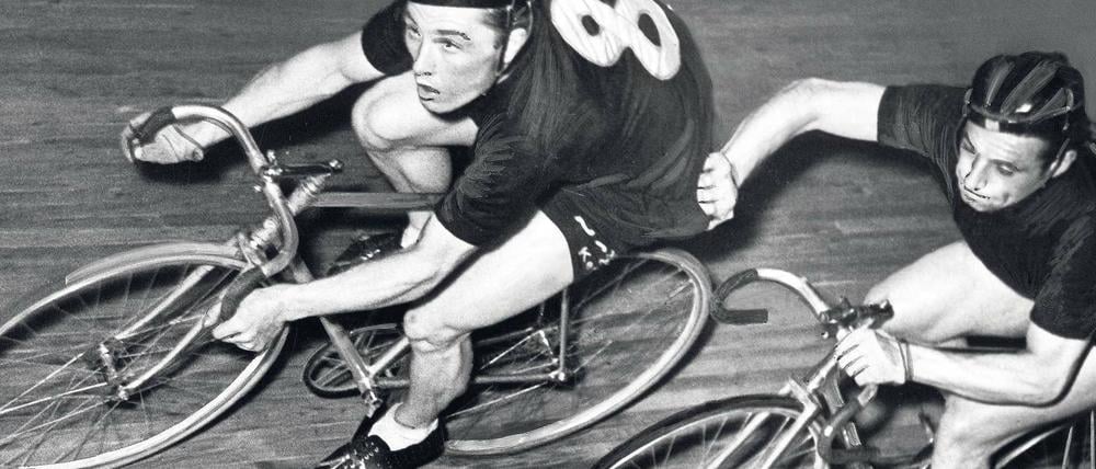 In den fünfziger Jahren sprintete Otto Ziege (l.) mit seinem Partner Fernando Terruzzi im Sportpalast. Zuletzt gab der 84-Jährige den Startschuss.