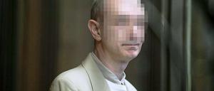 Garri R. war im ersten Verfahren zu einer Freiheitsstrafe von vier Jahren und neun Monaten verurteilt worden. Außerdem erhielt er ein dauerhaftes Berufsverbot.