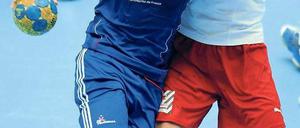 Nicht zu stoppen. Der Franzose Nikola Karabatic (links) spielte überragend. Foto: dpa
