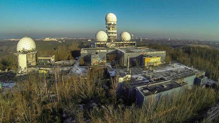 Verfallende frühere Spionagestation der West-Alliierten auf dem Teufelsberg in Berlin-Grunewald.