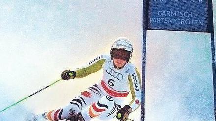 Im Nebel von Garmisch. Leicht angeschlagen fährt Viktoria Rebensburg nur auf Rang fünf. Foto: dapd
