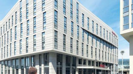 Mit heller Fassade: Am Südwestende des Entwicklungsgebiets soll bis 2013 Deutschlands größtes "Intercity-Hotel" entstehen. Neben 412 Zimmern der gehobenen Mittelklasse ist auch ein Restaurant, eine Lobbybar und acht Konferenzräume enthalten, dazu Platz für 70 Autos in der Tiefgarage. Die Investitionssumme wurde mit "erheblich mehr als 50 Millionen Euro" angegeben.