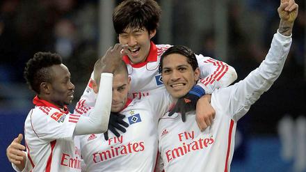 V wie: Vier auf einen Streich. Hamburgs Jonathan Pitroipa (v. l. n. r.), Mladen Petric, Heung-Min Son und Paolo Guerrero kamen gegen Werder kaum mit dem Jubeln hinterher.