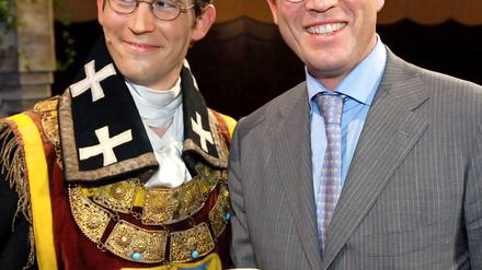 Mutmaßlicher Plagiator und Plagiat: Karl-Theodor zu Guttenberg (rechts) mit Doppelgänger.