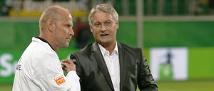 In der Krise vereint: Thomas Schaaf (links) und Armin Veh haben wenig zu lachen im Moment.