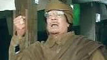 „Tötet die Kakerlaken!“ Muammar Gaddafi am Dienstag im libyschen Staatsfernsehen. Foto: dpa