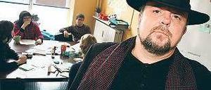 Harald Ehlert, der Gründer und Ex-Geschäftsführer der Treberhilfe, hält bis heute 50 Prozent der Anteile.