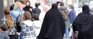 Muslimische Frauen in der Neuköllner Karl-Marx-Straße.
