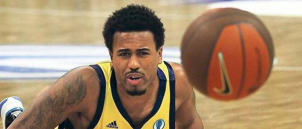 Auf dem Boden. Albas Bryce Taylor befand sich wie seine Kollegen gegen Treviso in einer schwierigen Lage.