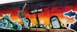 Erkennen Sie es? Eine vollbesprühte Bahn - aus der Dokumentation "Unlike U", die Sprayer beim Sprayen zeigt. 