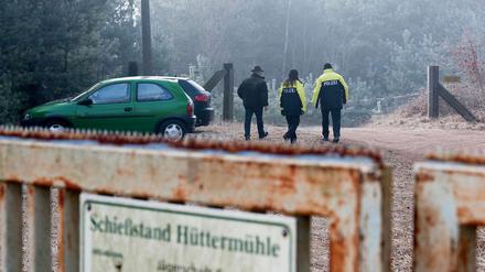 Auf einem Schießübungsplatz bei Genthin in Sachsen-Anhalt wurden drei Leichen gefunden.