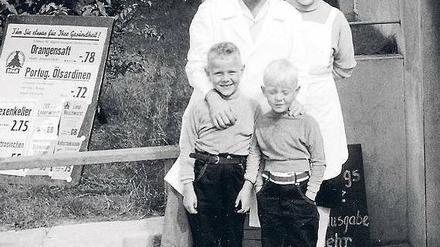 Vertrieben. Franz Bachert mit seiner Familie in den 50er Jahren. Foto: HR