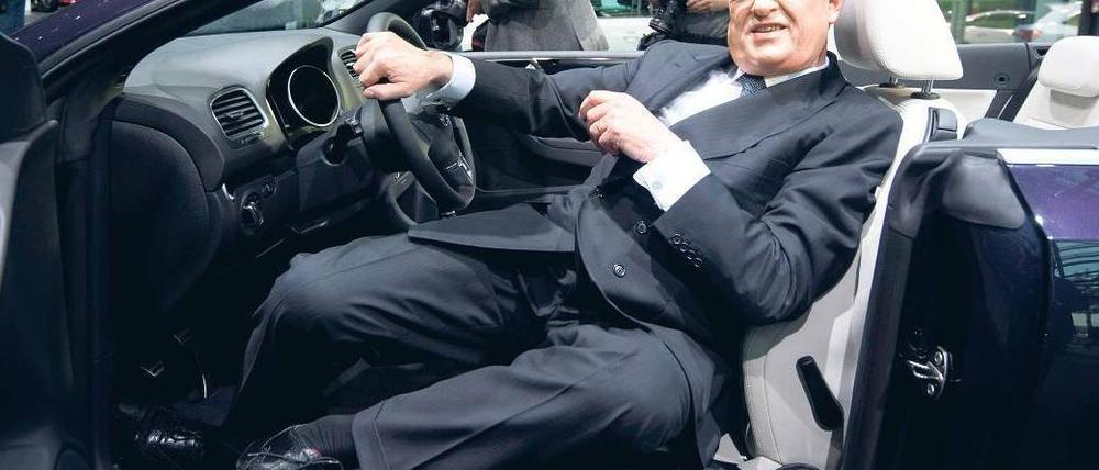 Bequeme Position. VW-Chef Martin Winterkorn verdiente im vergangenen Jahr 9,3 Millionen Euro und gehört damit zu den Spitzenverdienern unter den Dax-Vorständen. 