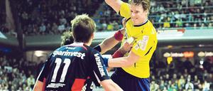 Guter Abschluss angestrebt. Seine Torquote will Sven-Sören Christophersen (hier im Spiel gegen Flensburg) noch verbessern. Foto: dapd