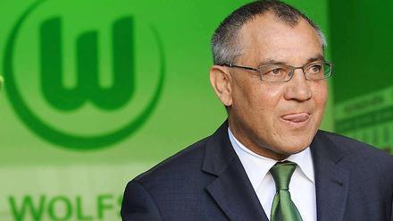 Königsblau war gestern: Felix Magath schmiss sich in Wolfsburg gleich mit grüner Krawatte ran.