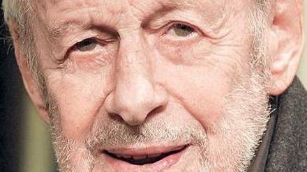 Doyen der Wölffer-Bühnen am Kurfürstendamm. Unter der Regie von Wolfgang Spier hätten O. E. Hasse, Günter Pfitzmann und Harald Juhnke sogar das Westberliner Telefonbuch spielen können – das Publikum wäre begeistert gewesen. Foto: dpa