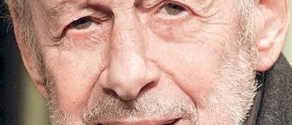 Doyen der Wölffer-Bühnen am Kurfürstendamm. Unter der Regie von Wolfgang Spier hätten O. E. Hasse, Günter Pfitzmann und Harald Juhnke sogar das Westberliner Telefonbuch spielen können – das Publikum wäre begeistert gewesen. Foto: dpa