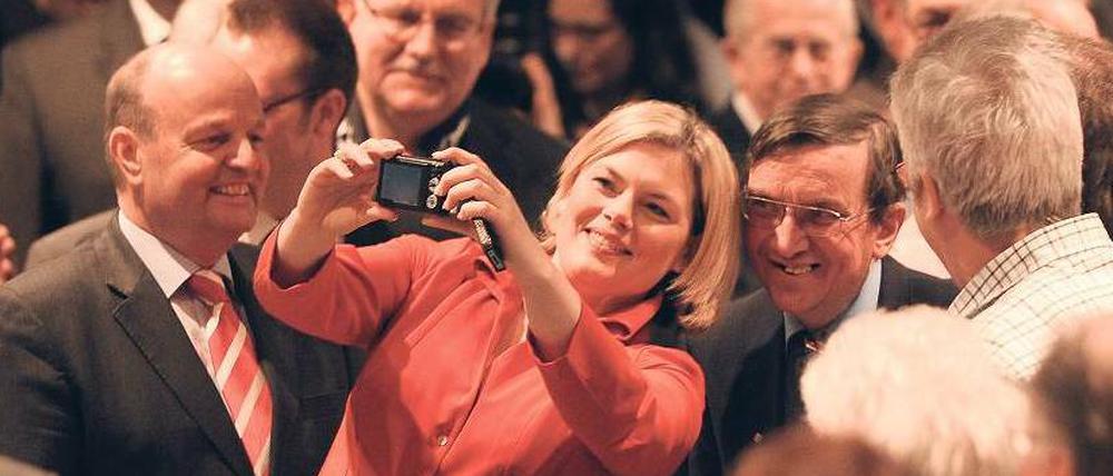 Immer gut drauf. Julia Klöckner macht ihre Sache gut im Wahlkampf, hier zu sehen auf einer Veranstaltung der eigenen Partei, und sie kommt auch gut an. Aber ihre guten Sympathiewerte machen sich nicht in mehr Wählerstimmen für die CDU bemerkbar. 