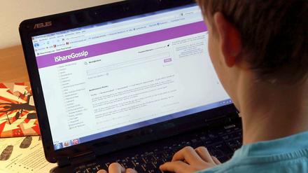 Stein des Anstoßes: die Internetplattform "isharegossip.com".