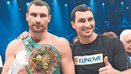 Das war’s schon. Der WM-Fight von Vitali Klitschko (li.) am letzten Samstag hat zwei Minuten gedauert. Die Werbung für die maximal zwölf Kampfpausen war bei RTL komplett verkauft. Andere Sportarten lassen sich in der TV-Vermarktung sicher besser planen. Foto: AFP