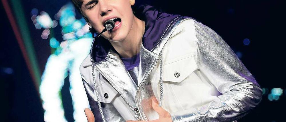 Alles Gute, Mama. Die Fans wollen Biebers Mutter am Sonnabend ein Geburtstagsständchen singen. Foto: rtr/Francois Lenoir