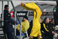 Sieger und Verlierer. Hoffenheims Andrej Kramaric (l.) schießt seine Elf zum 2:1-Erfolg, Dortmunds Manuel Akanji geht leer aus.
